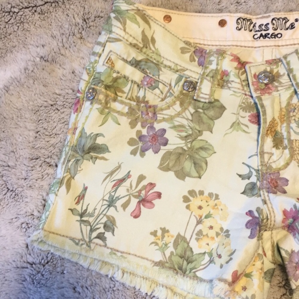 {Miss Me} mint garden shorts